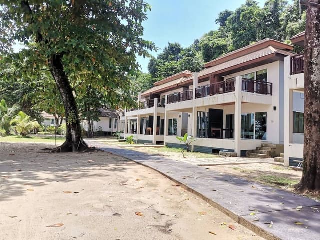 Standard Beachfront Second Floor