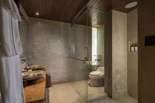 Two Bedroom Ocean Front Duplex Pool Villa
