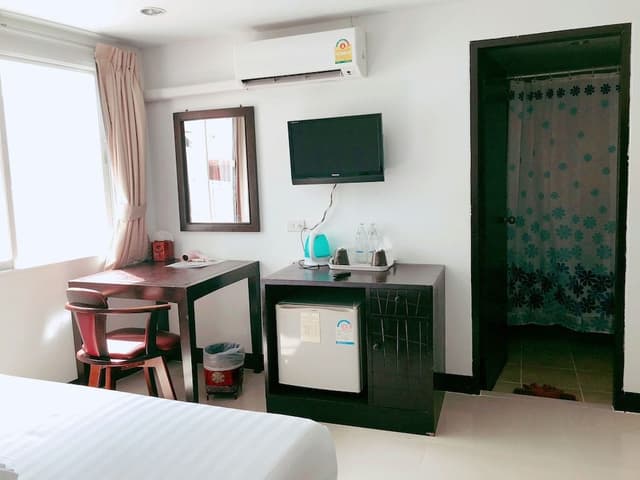 Economy Double Room, 1 Queen Bed