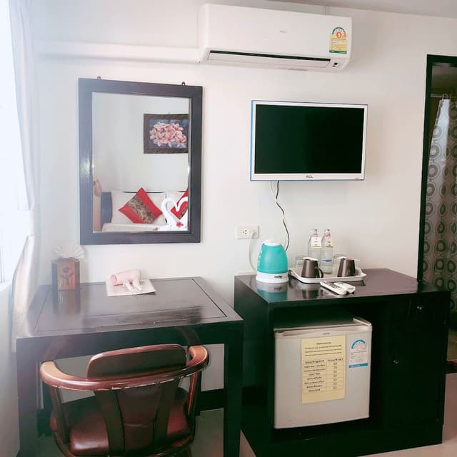 Economy Double Room, 1 Queen Bed
