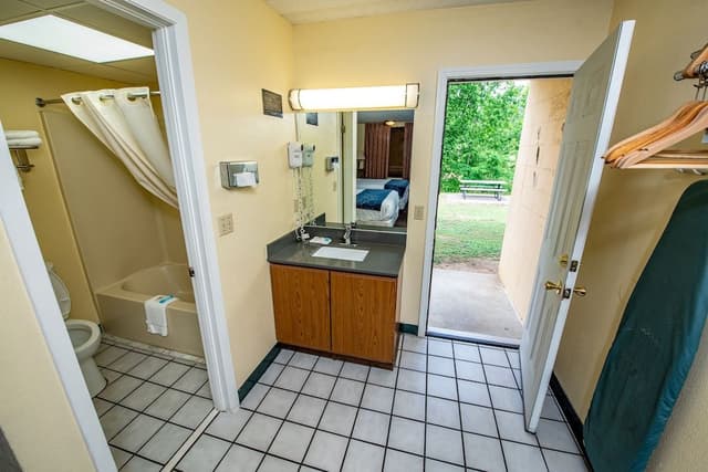 Standard Room, 2 Queen Beds, River View