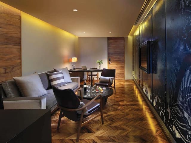 Club Suite, 1 Bedroom (Park or City View, Club Benefits)