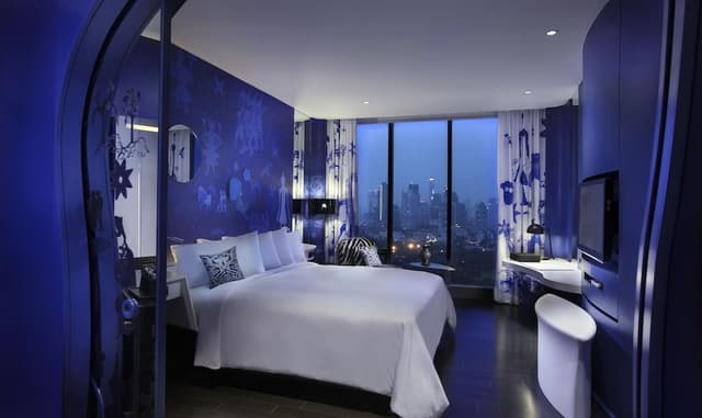 Signature Room, 1 King Bed, Club Lounge Access (SO Club)