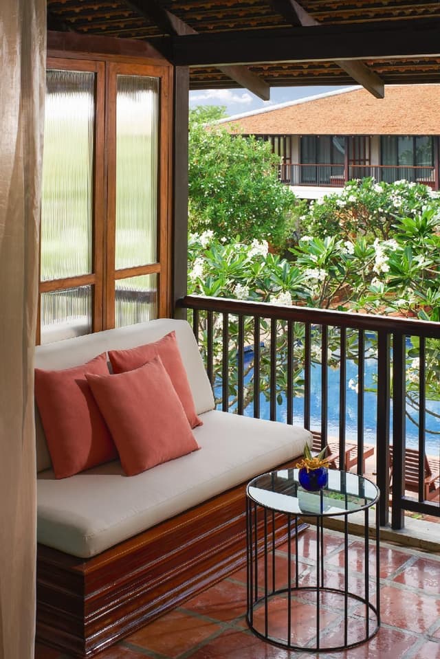 Deluxe Twin Pool View