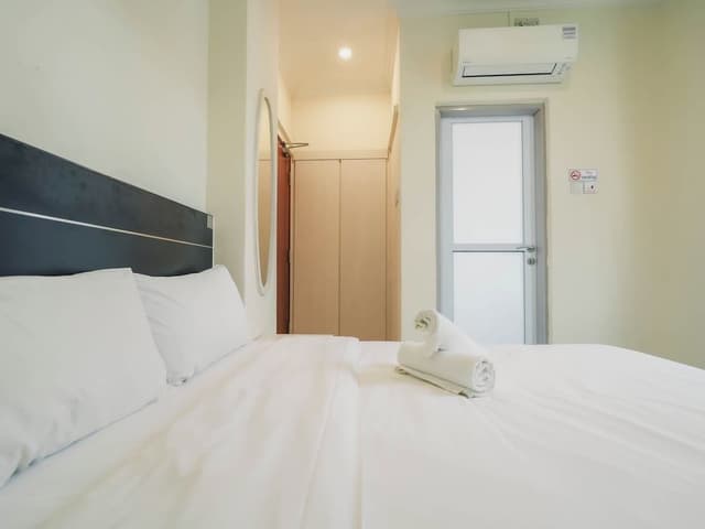 Deluxe Double, Window