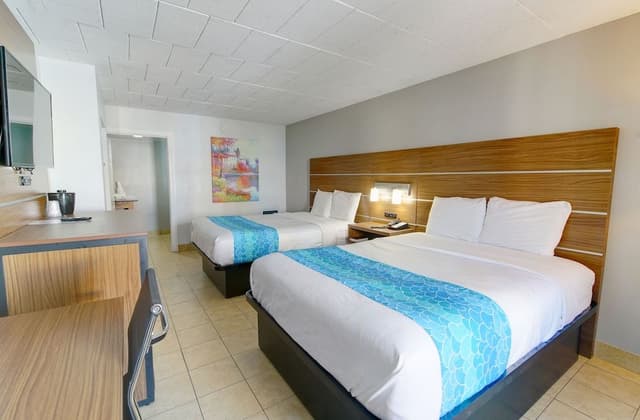 Deluxe Studio, 2 Queen Beds