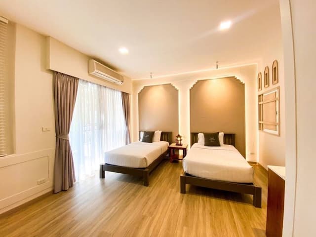Grand Deluxe Room