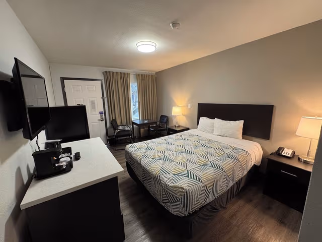 Standard Room, 1 Queen Bed, Smoking