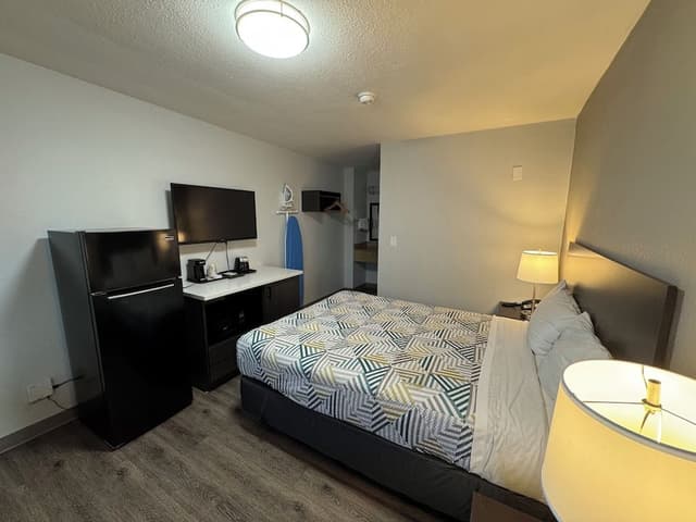 Standard Room, 1 Queen Bed, Smoking