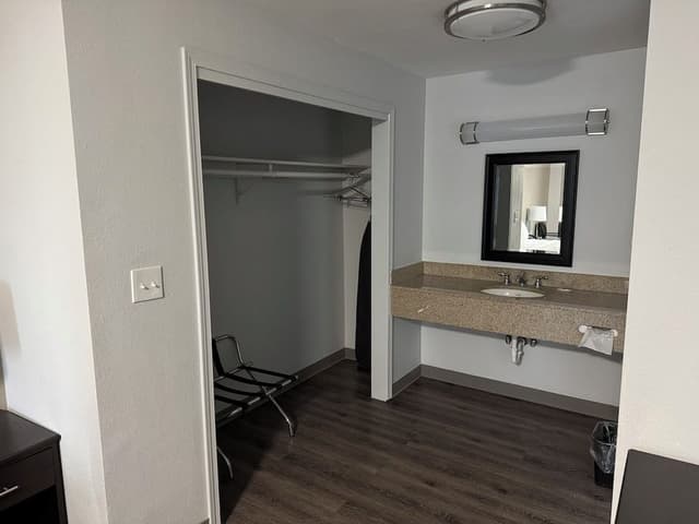 Standard Suite, 1 Queen Bed, Non Smoking