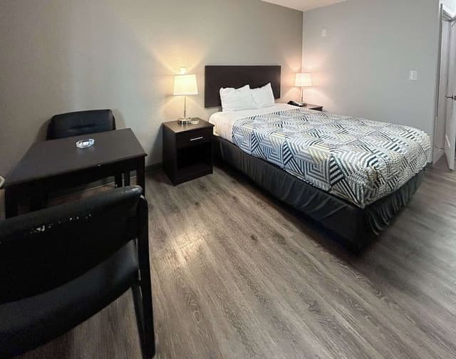 Standard Suite, 1 Queen Bed, Non Smoking
