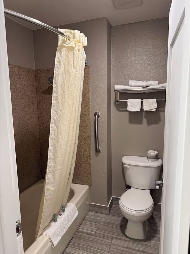 Standard Room, 2 Queen Beds, Smoking
