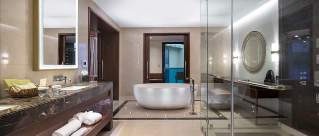 PRESIDENTIAL SUITE
