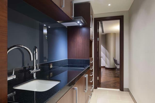 PRESIDENTIAL SUITE