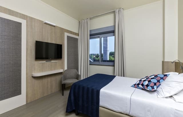 Room, Connecting Rooms