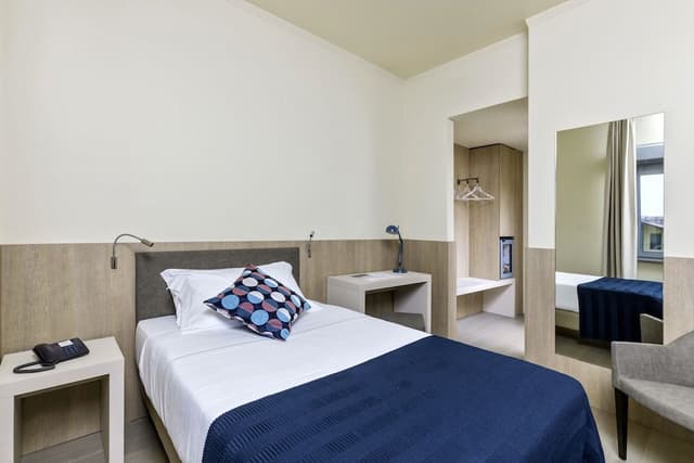 Room, Connecting Rooms