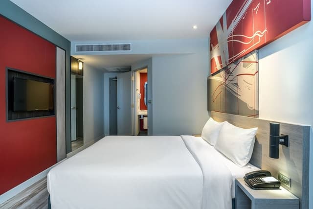 Standard Room, 1 Queen Bed