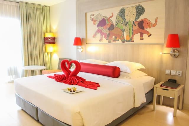 Deluxe Room - Breakfast