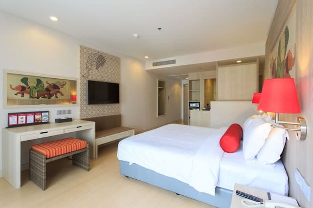 Deluxe Room - Breakfast
