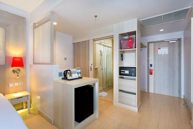 Deluxe Room - Breakfast