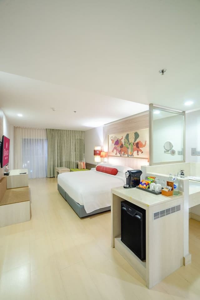 Deluxe Room - Breakfast