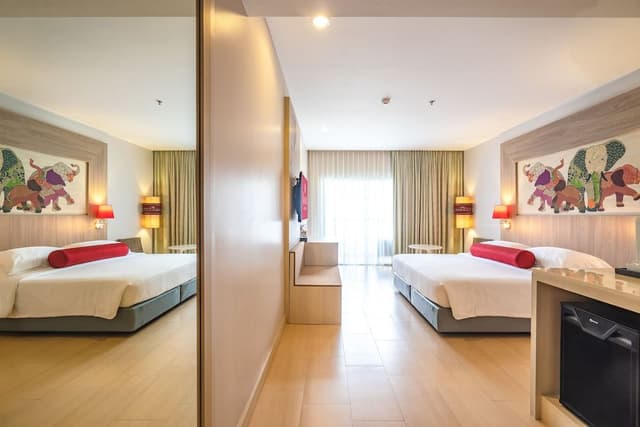 Deluxe Room - Breakfast