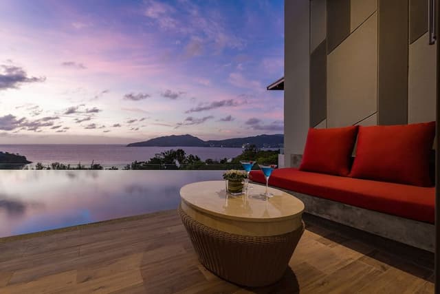 Deluxe Pool Access Panorama View