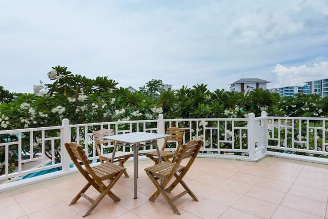 2 Bedroom Apartment with Pool View (No WiFi in room)