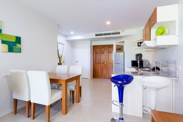 2 Bedroom Apartment with Pool View (No WiFi in room)
