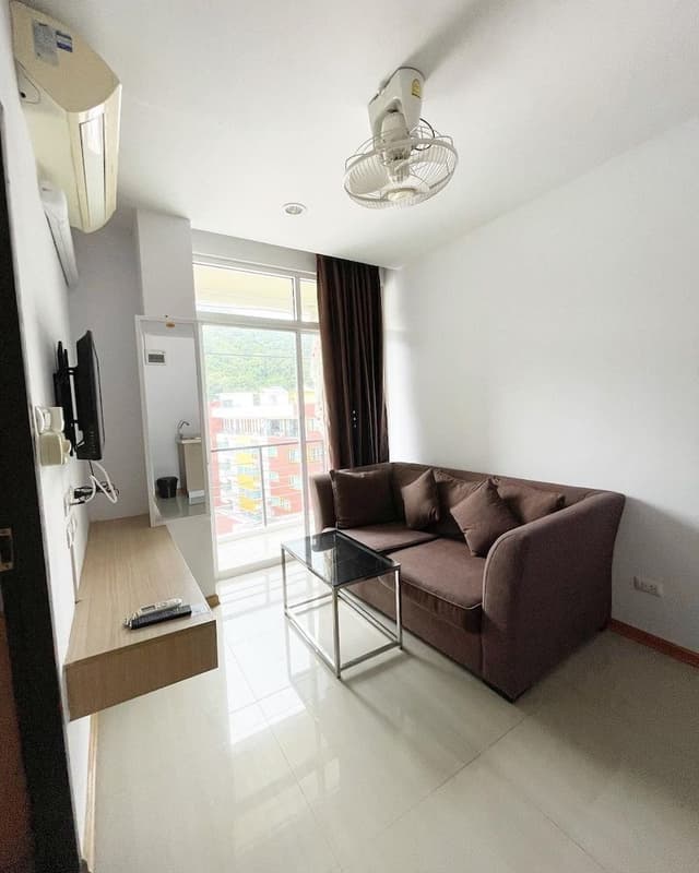 One Bedroom With Kitchenette Apartment