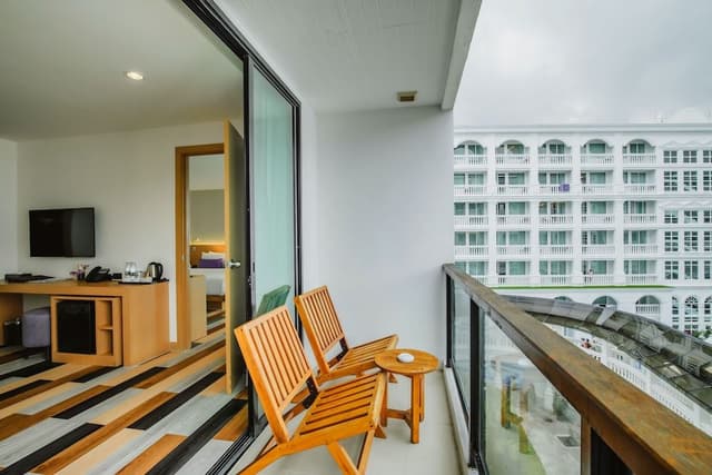Connecting Deluxe Rooms with Balcony