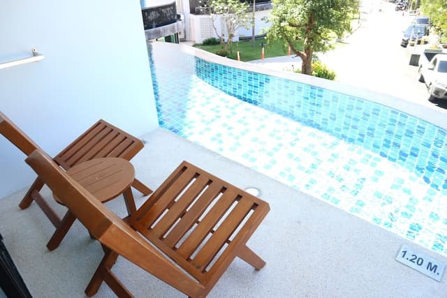 Classic Pool Access King Room