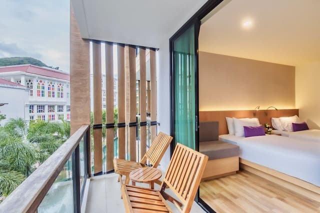 Deluxe Twin Room with Balcony