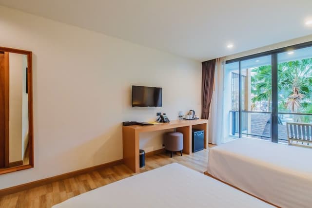Deluxe Twin Room with Balcony
