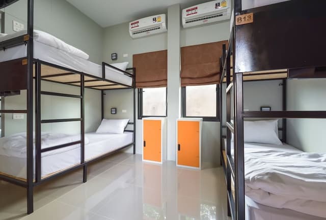 Dorm 6 beds
