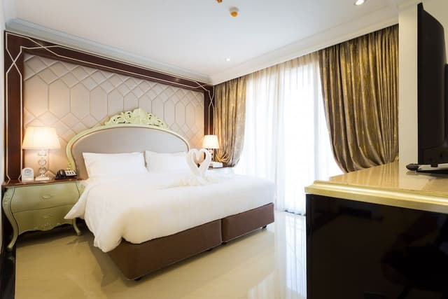 Family Suite, 2 Bedrooms, City View