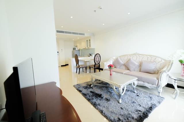 Suite, 1 King Bed, City View