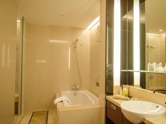 Deluxe Suite
