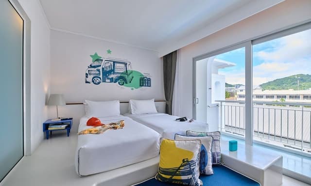 Deluxe Twin Room