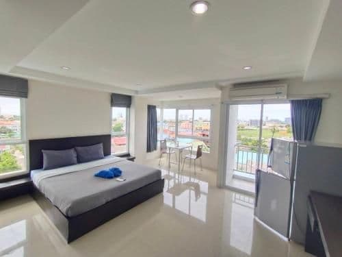Standard Room with King Bed