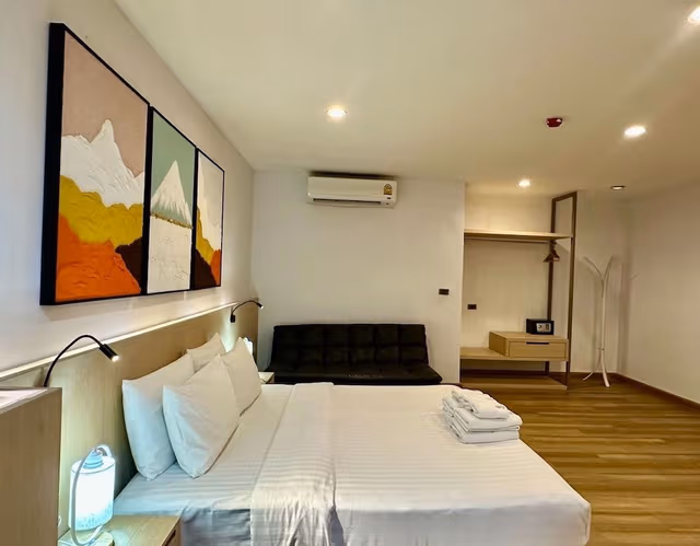 Executive Suite, 1 King Bed with Sofa bed, Non Smoking