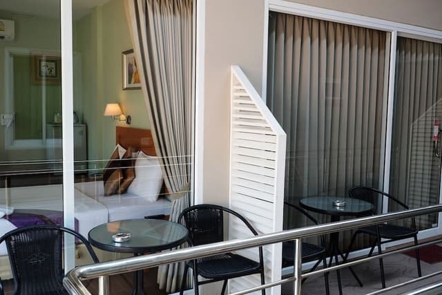 1 Double Bed Room