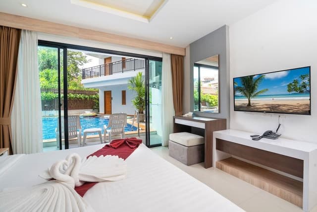 Deluxe Double Room with Pool Access