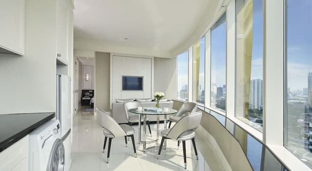 Grande Corner Suite