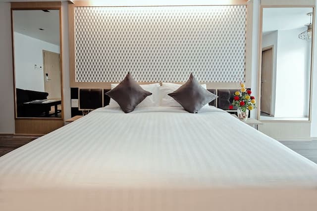 Junior Suite King Room