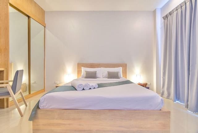 Lemon Terrace Room