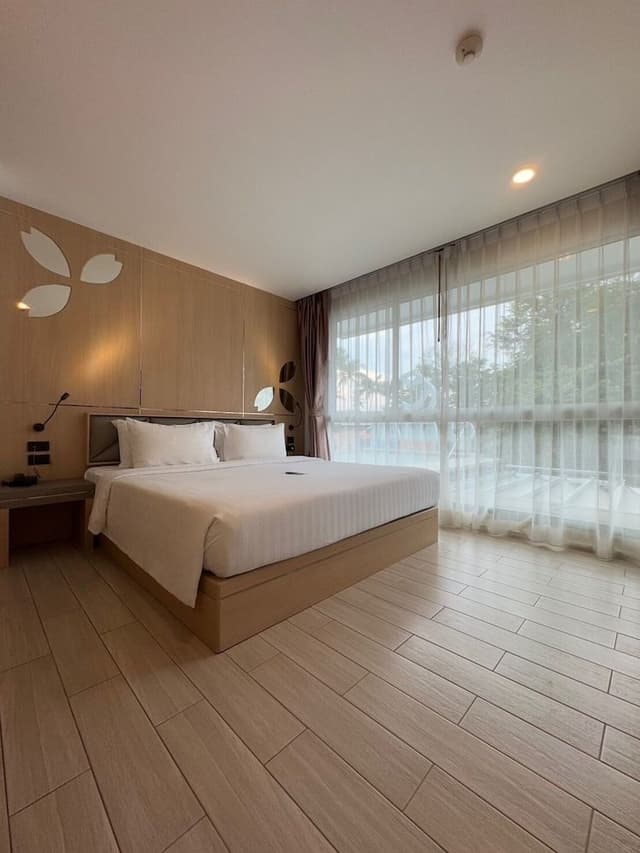 One Bedroom Suite City View