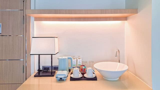 One Bedroom Suite City View