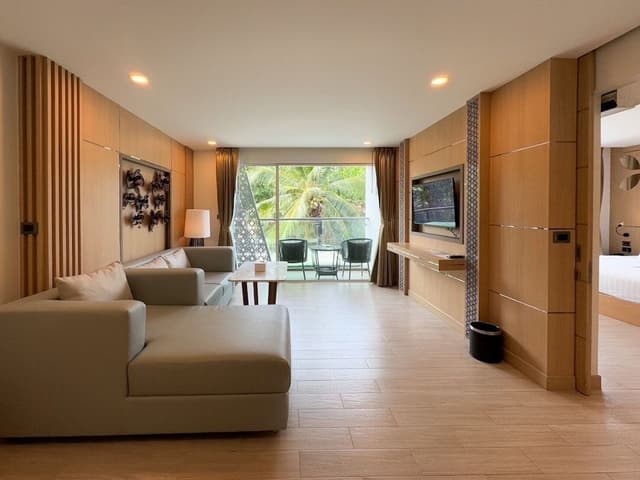 One Bedroom Suite City View
