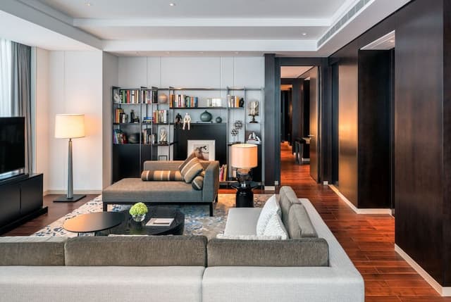Suite (Diplomatic)